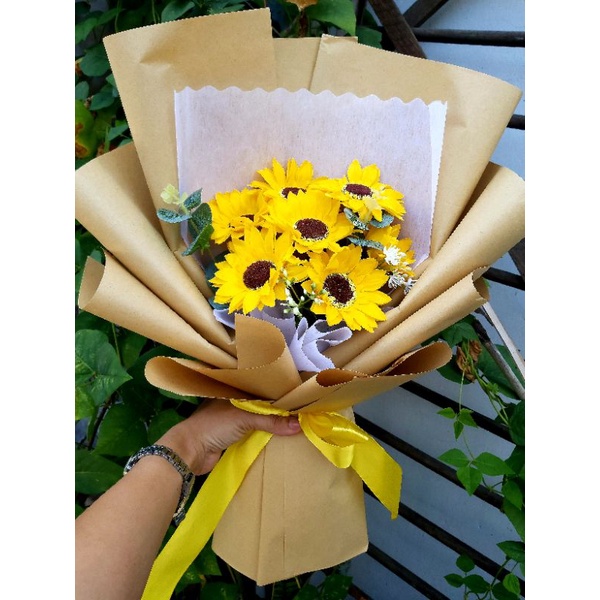 Bó hướng dương 7 bông tặng lễ tốt nghiệp