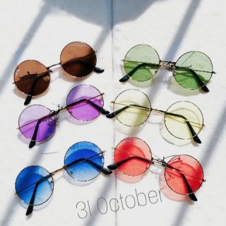 Mắt kính thầy bói với 7 màu cute