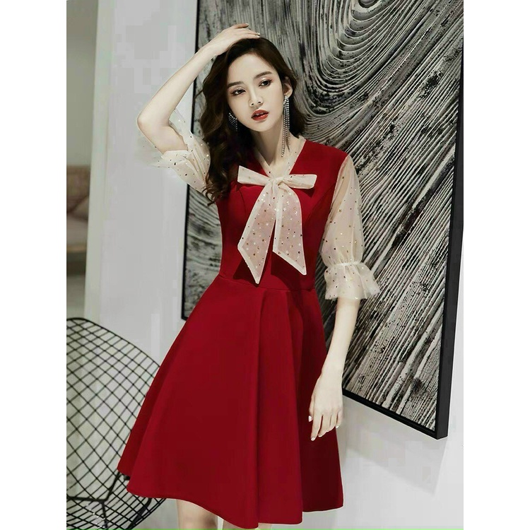 ĐẦM DÁNG XÒE TAY LƯỚI BI MÀU ĐỎ