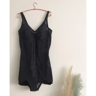 Áo bodysuit đen 2hand (C75)
