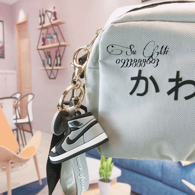 Móc khóa giày thể thao siêu ngầu đủ màu - Móc khóa hình giày thể thao Nike ngộ nghĩnh