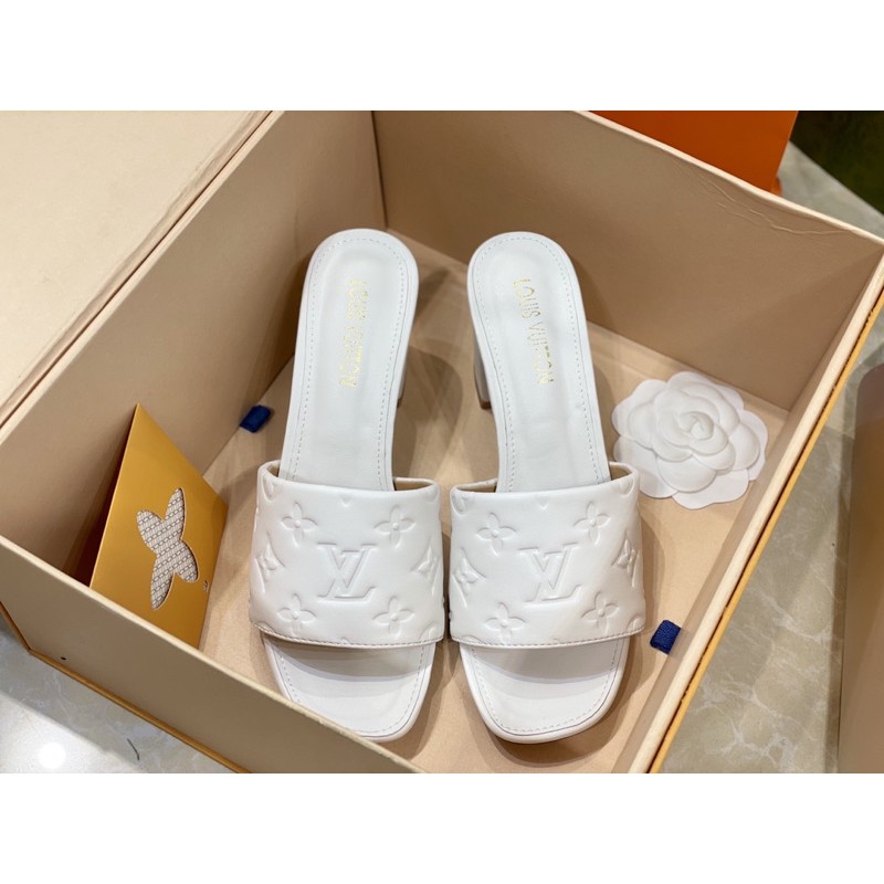 Guốc Hoạ Tiết Chìm LV