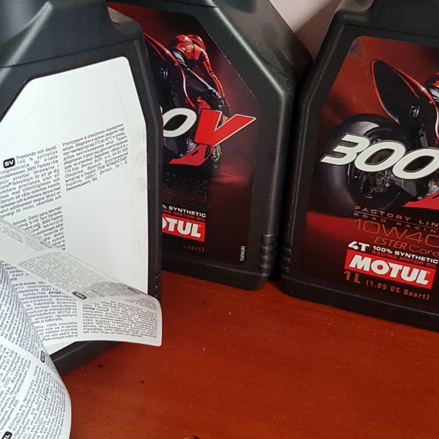 Motul 300v 3 lớp
