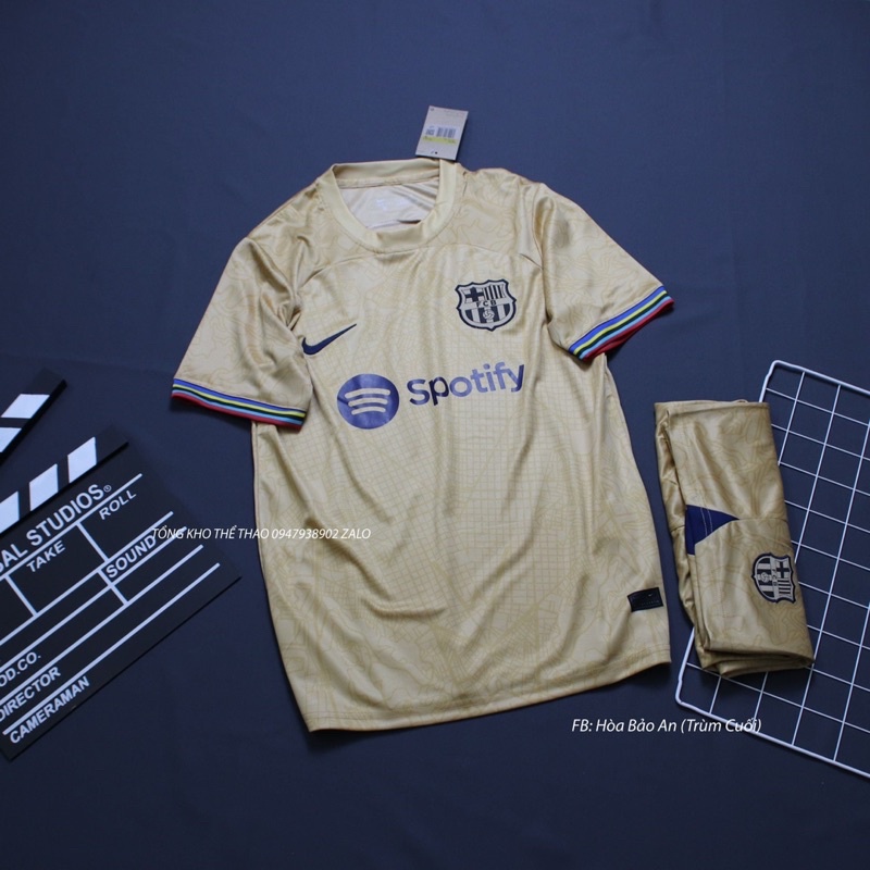 Bộ quần áo đá banh CLB Barca màu kem 2023 hàng cao cấp Thailand