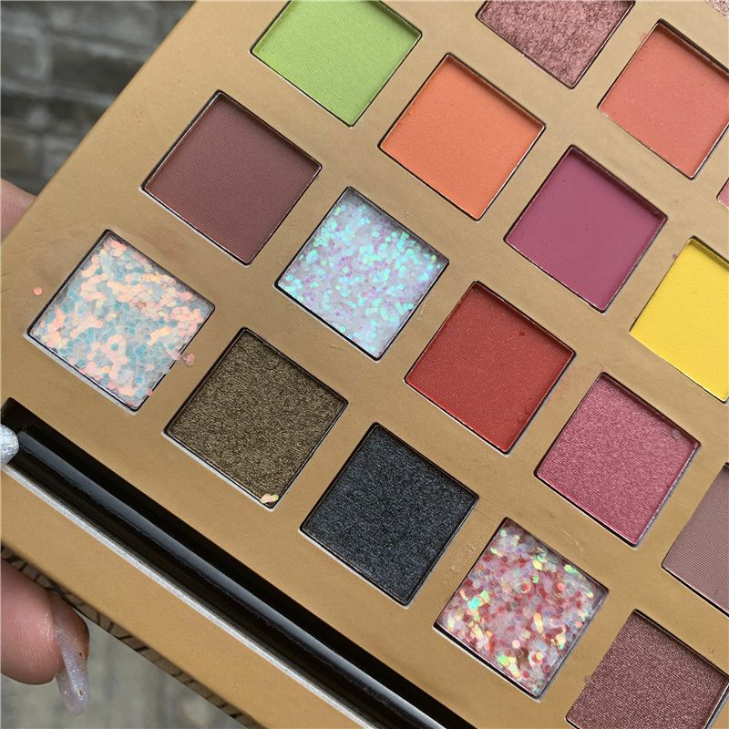 Phấn mắt 30 ô trẻ trung tươi tắn kèm cây tán phấn mắt | BigBuy360 - bigbuy360.vn