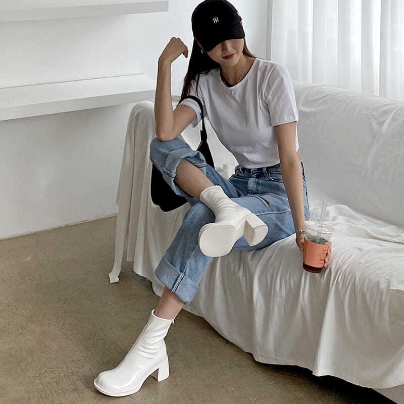 Giày bốt Martin Chelsea thiết kế cổ cao có dây kéo phía sau phong cách thời trang năng động cá tính 2020 dành cho nữ | BigBuy360 - bigbuy360.vn