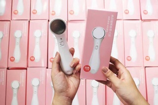 Máy masage ion + rửa mặt