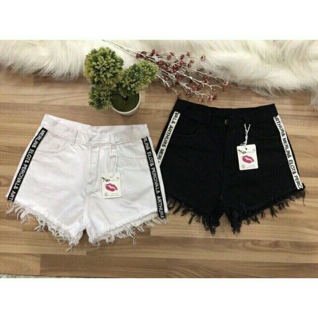 Quần short nữ thể thao