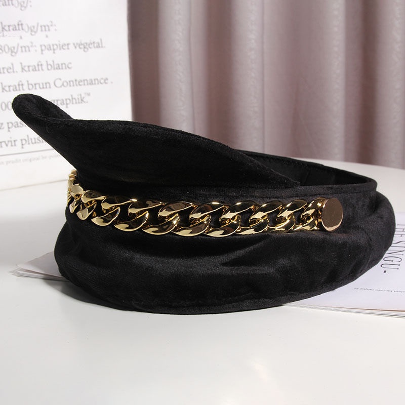 Mũ beret vải nhung màu đen phối dây xích thời trang thu đông dành cho nữ