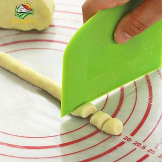 Dụng cụ vét bột làm bánh