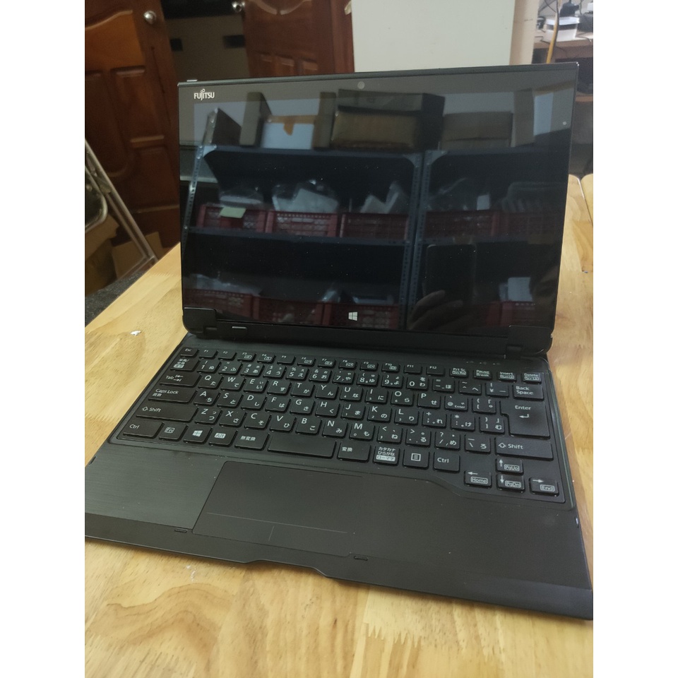 Máy tính xách tay FUJITSU ARROWS Tab Q704 máy tính 2 in 1 Nhật Q704 đã gồm bút, cáp sạc xịn, đế dựng