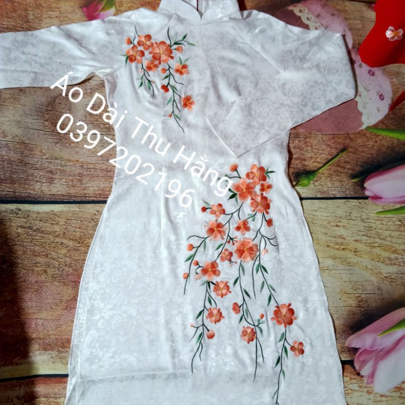 Áo dài gấm tơ 2tà màu trắng ,đỏ ,hồng