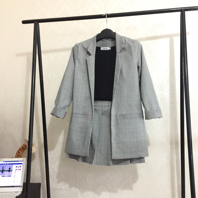 Set blazer chân váy ngắn