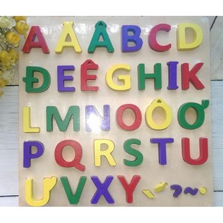 Bảng chữ cái tiếng Việt nổi bằng gỗ 30x30 cm cho bé - TVN33