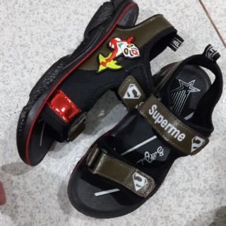 Sandal siêu nhân bé trai