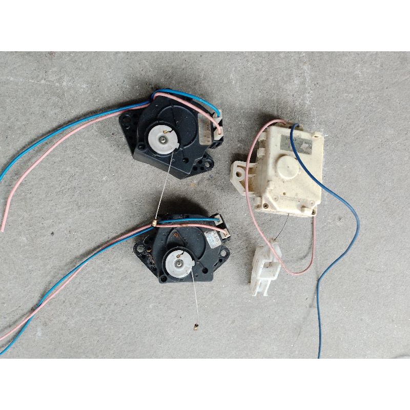 Mô tơ xả/ Van xả kéo máy giặt sanyo tháo máy