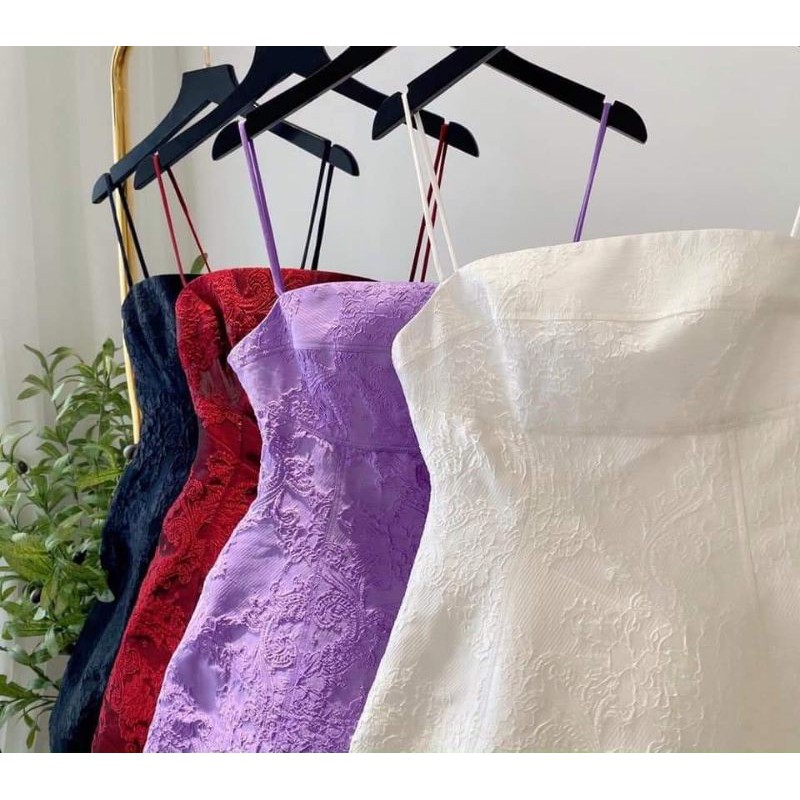 Vải gấm hoa đỏ