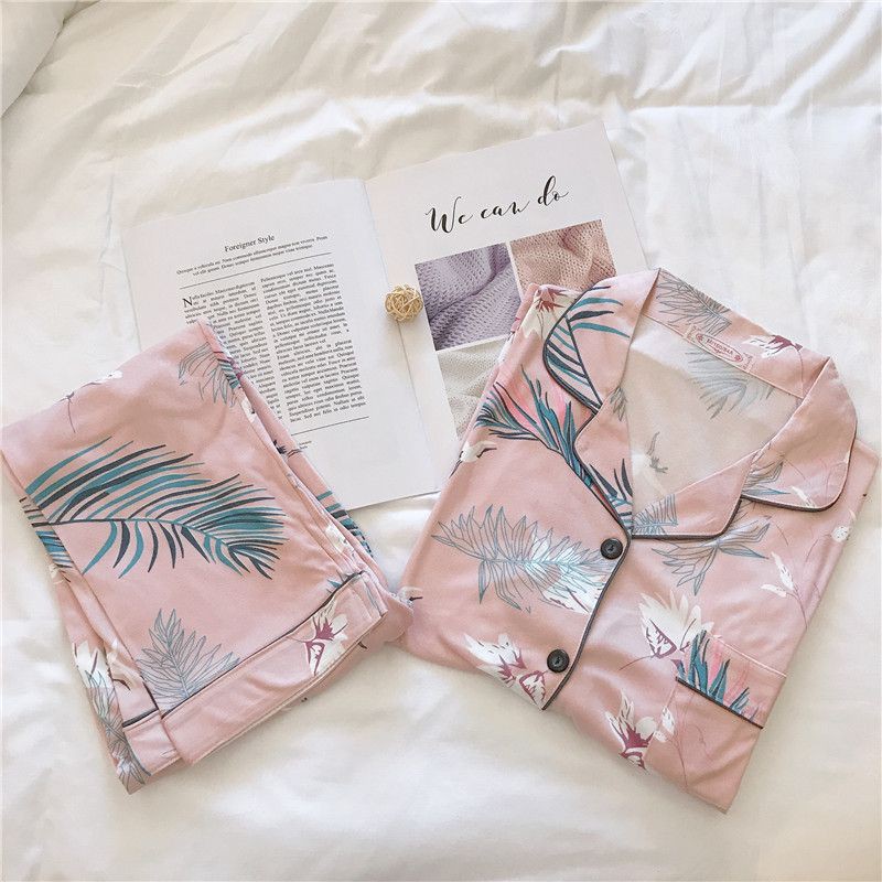 Set đồ ngủ hoạ tiết lá kèm quần dài độc đáo thời trang