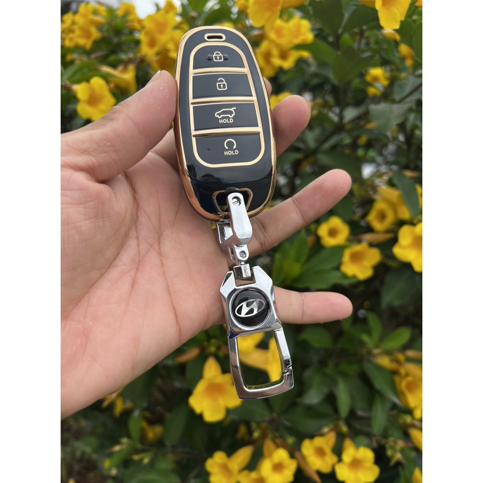 Bao chìa khóa- Ốp chìa khóa  Silicon  đen-vàng  xe ô tô HuynDai SANTAFE 2021  4 nút thông minh (Smart Key)