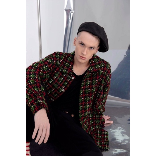 Áo dạ tweet dệt len sắc màu trong bộ sưu tập mùa đông 2021 WAGG