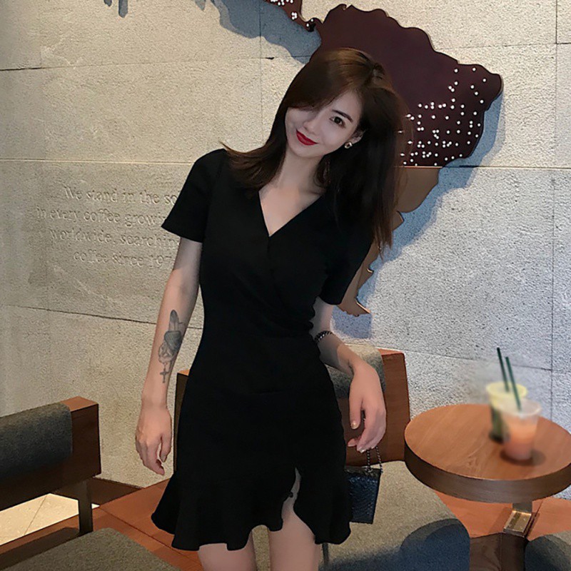Đầm tay ngắn cổ chữ V thiết kế độc đáo cho phái nữ