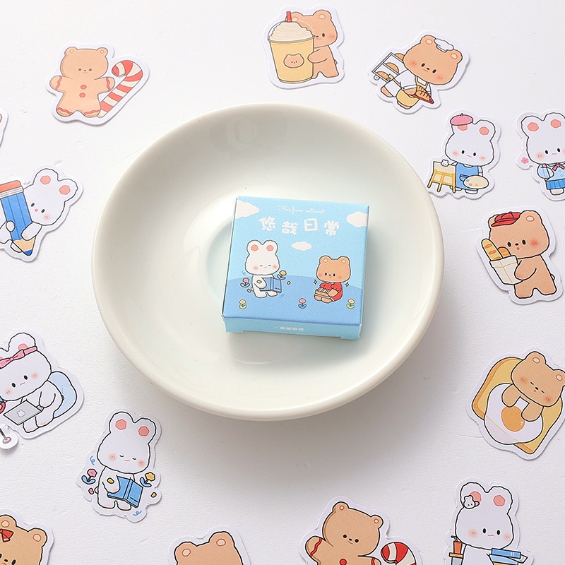 (Giao đơn từ 30k) Hộp 45 sticker gấu có sẵn keo dán ở mặt sau, hình in dễ thương sắc nét. Hàng có sẵn
