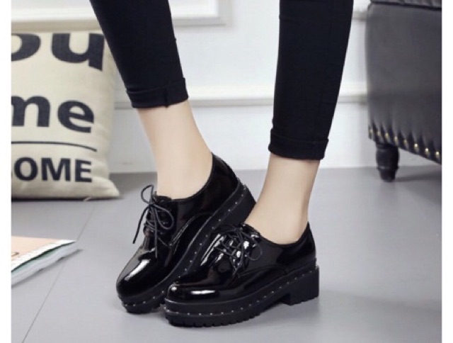 Giày Oxfort đế bánh mì da bóng đế viền đinh-260k | BigBuy360 - bigbuy360.vn
