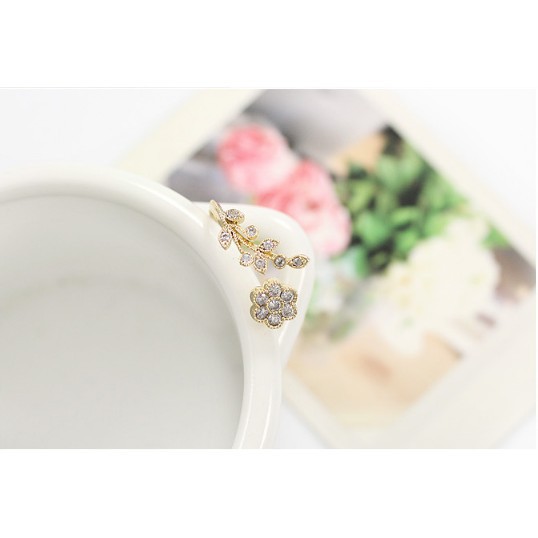 Nhẫn hở hình lá đính đá xinh xắn