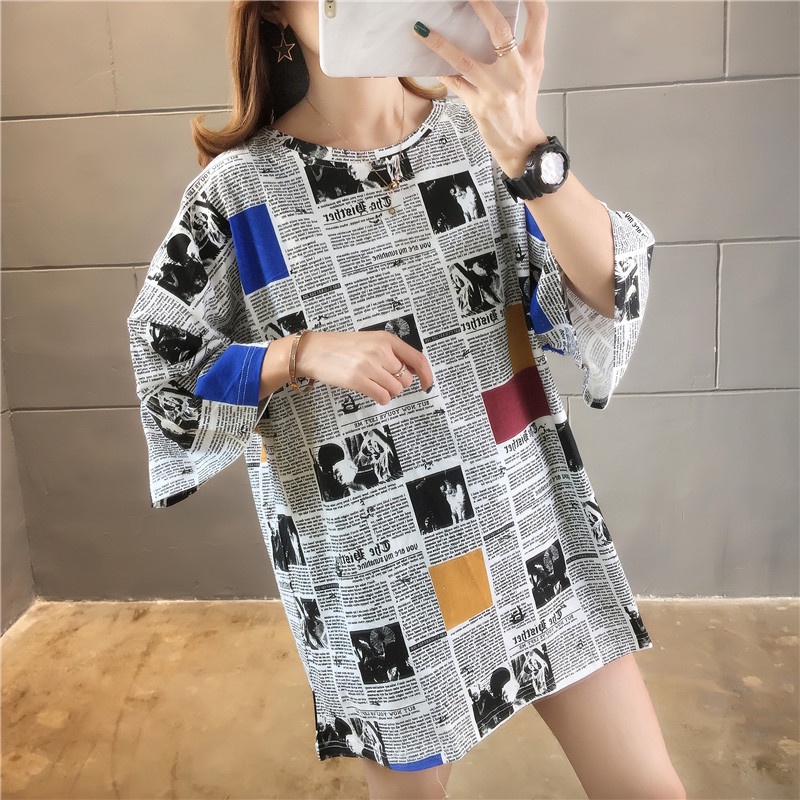 Áo Thun Nữ Ngắn Tay Cổ Tròn In Hình Tờ Báo Thời Trang