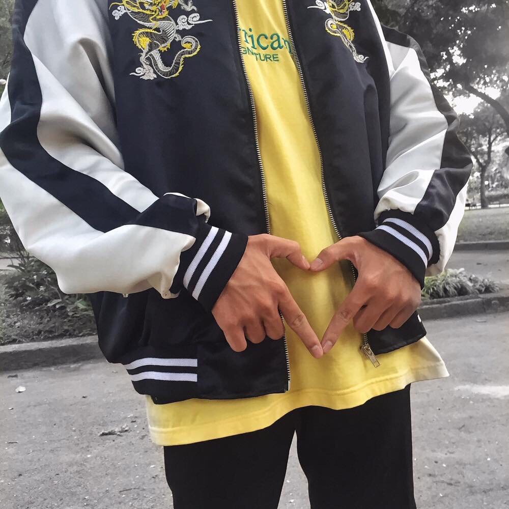Áo bomber thêu rồng đen - chất vải dù