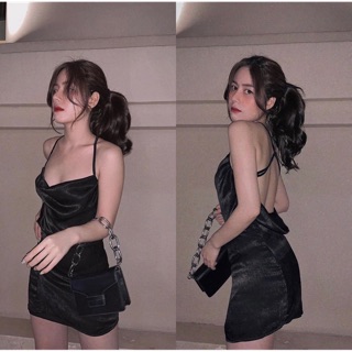 Váy hai dây cổ đỗ