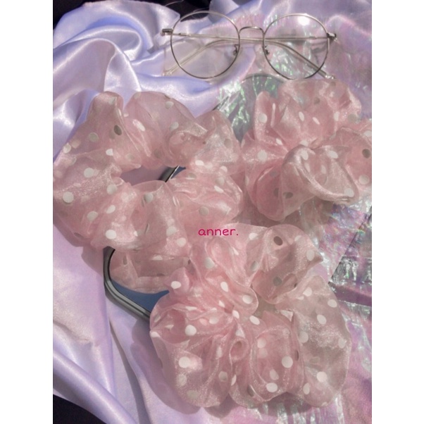 Scrunchies Voan Hồng Chấm Bi