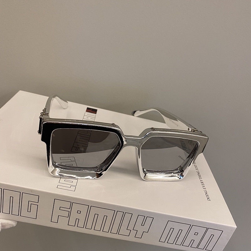 Kính Mắt Gọng To