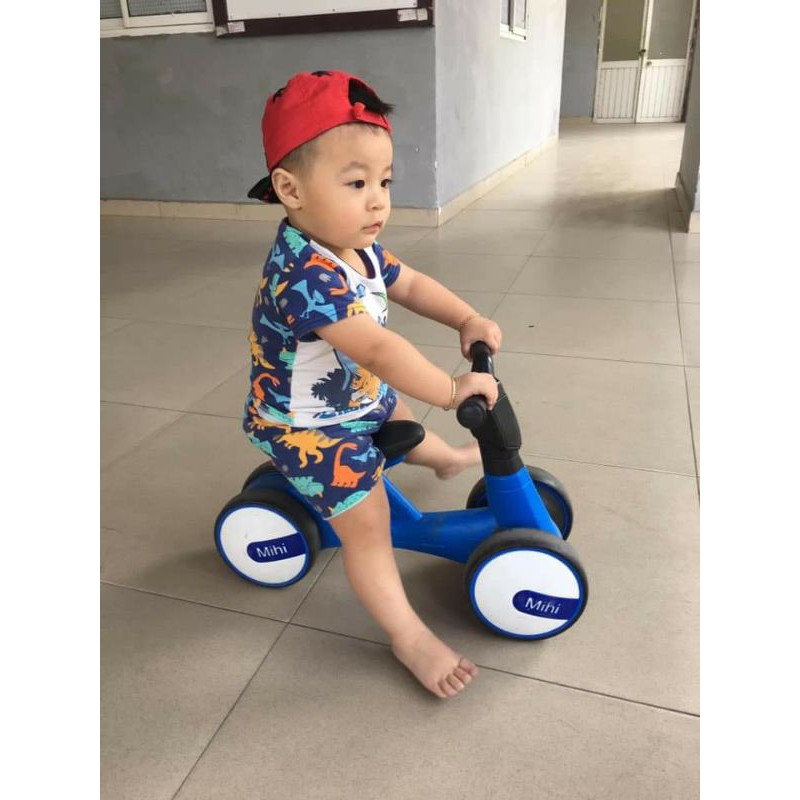 xe chòi chân mini ( quà bỉm huggies)