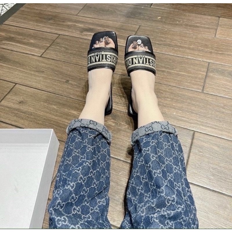 Dép nữ quai ngang chữ Titan siêu hot dễ mang đa phong cách-Dép lê nữ kiểu nữ thời trang hàn quốc