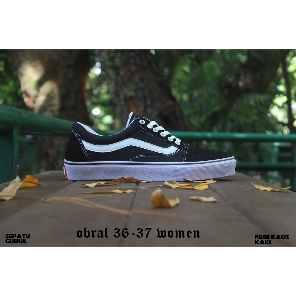 Giày Thể Thao Vans Vault Og Lx Old Skool Màu Trắng Đen Cổ Điển