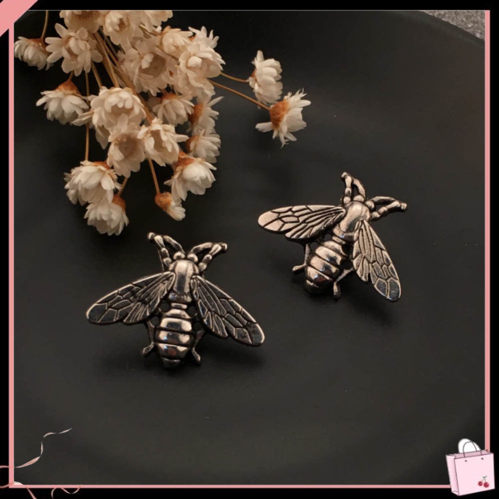 {Soltweter} Set 2 Khuy Măng Sét Hình Ong Chạm Khắc Kim Loại Cổ Điển Trang Trí Áo Sơ Mi