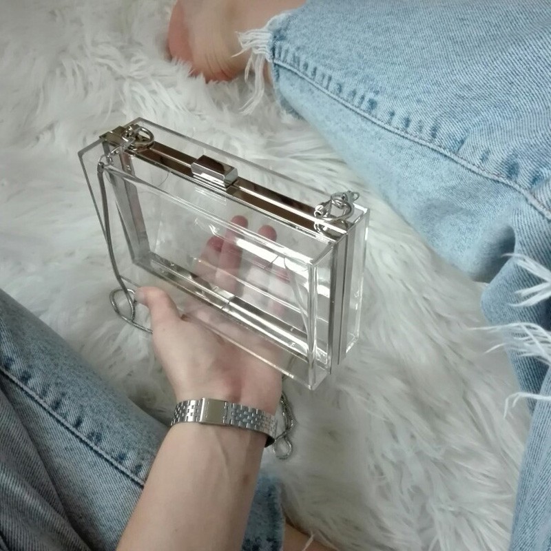 Túi đeo chéo bằng nhựa trong suốt phối dây đeo mắt xích thời trang