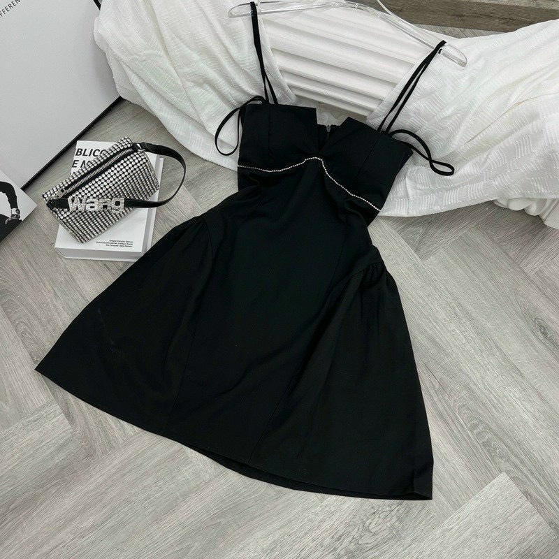 Đầm Xòe Hai Dây Phối Viền Ngực Xinh Xắn