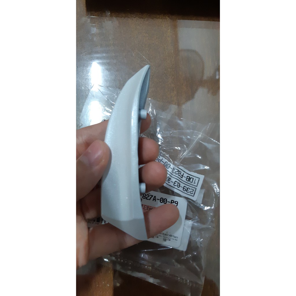 Ốp cạnh nhỏ mặt nạ Nouvo 5 Yamaha màu trắng