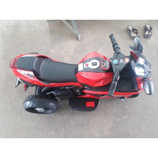 XE MÁY ĐIỆN CHO BÉ 3 BÁNH AH220
