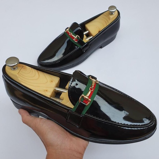 Giầy lười bóng kẻ xanh đỏ nam