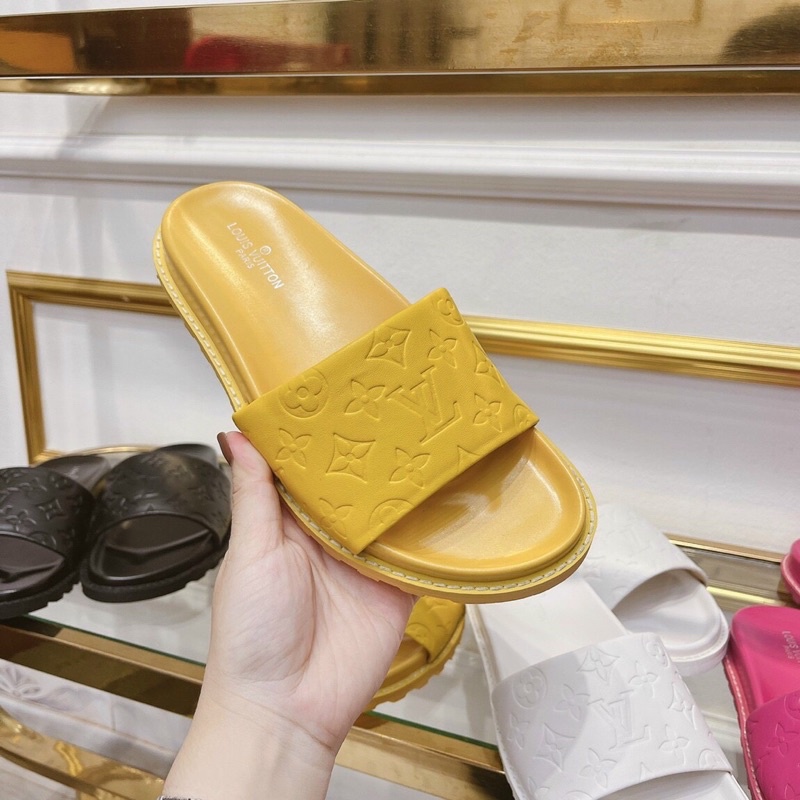 Dép lê LV hoa văn vân chìm đủ 3 màu