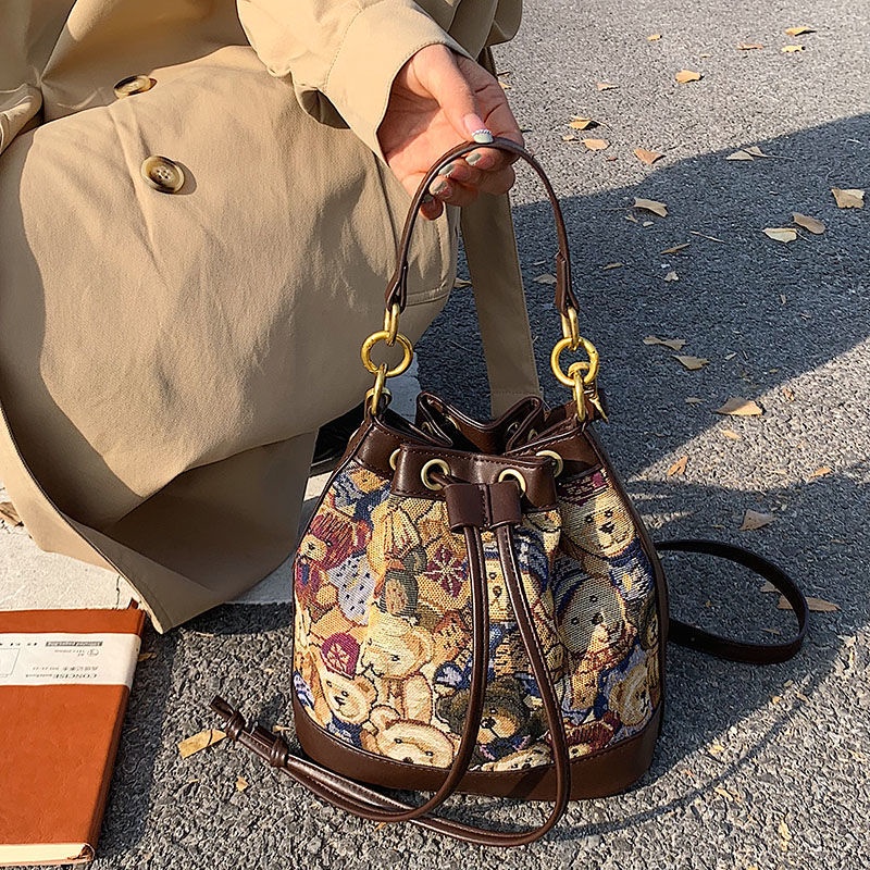 Popular bag women's net red bear printed one shoulder bucket bag versatile messenger bag