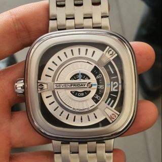 Dây thép Sevenfriday