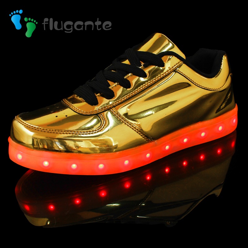 Giày thể thao có đèn LED phát sáng chống nước size lớn 35-46 độc đáo thời trang cho nam