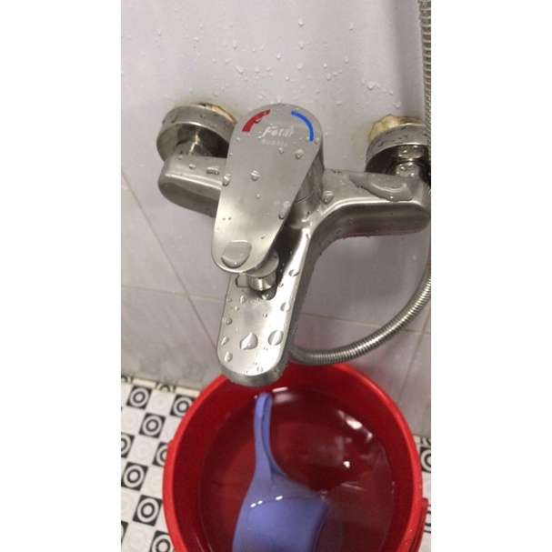 Bộ Củ Sen Tắm Nóng Lạnh 100% INOX 304 N2002 Fotar và Tay sen và dây inox sáng bóng chống han gỉ củ tròn nước mạnh