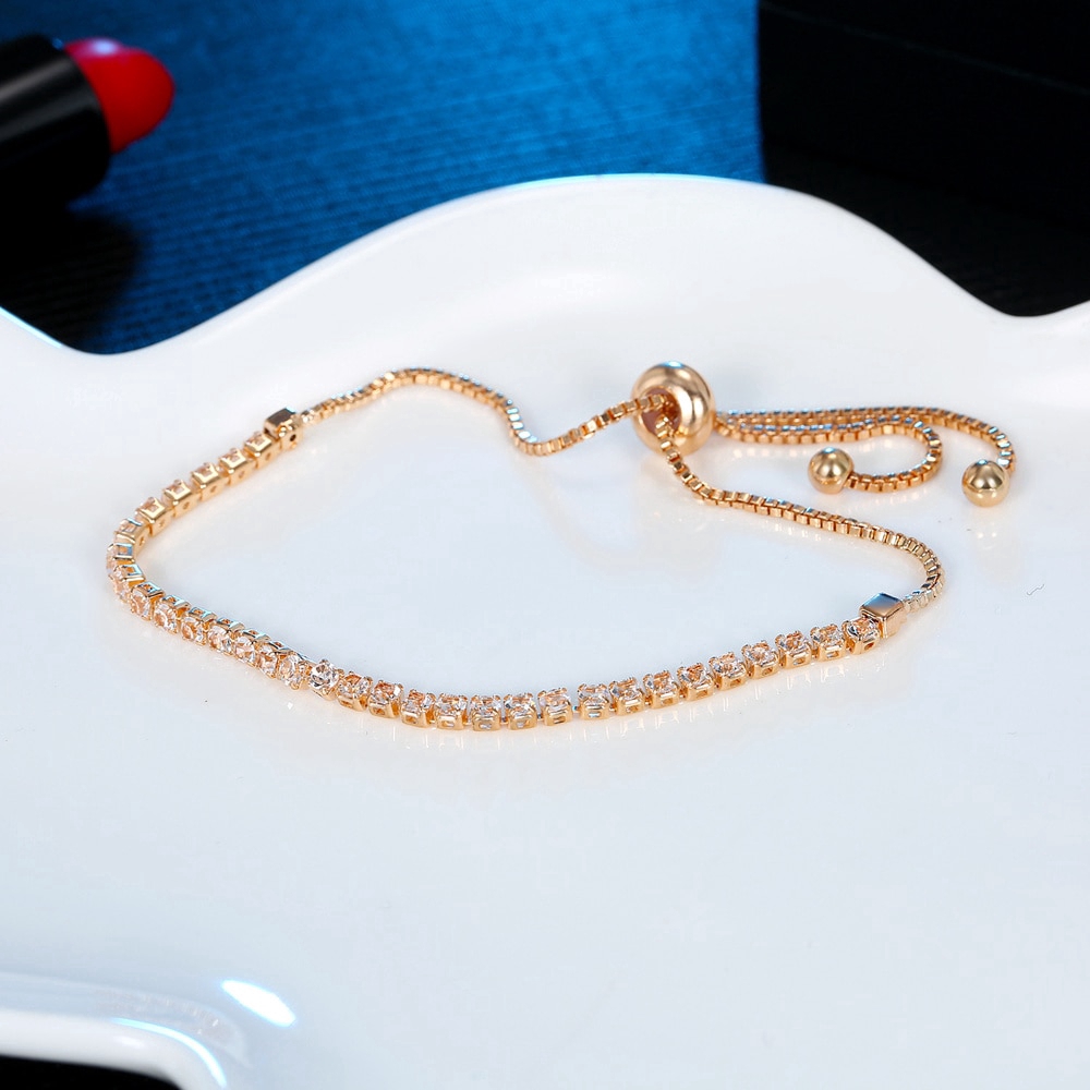 Vòng tay đính đá sang trọng dành cho nữ | BigBuy360 - bigbuy360.vn