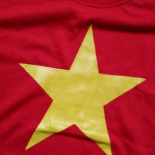Áo cờ đỏ sao vàng