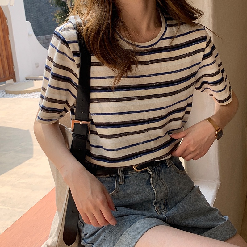 Áo thun tay ngắn kẻ sọc phong cách Hàn Quốc